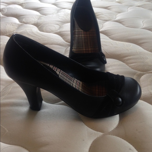 Worn once, Mudd high heels