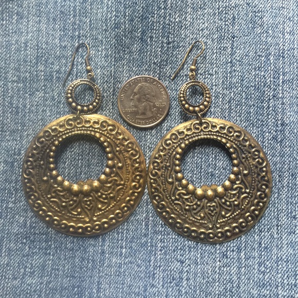 Gold dangle casual earrings
