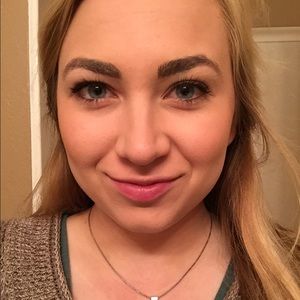 Meet your Posher, Hayley