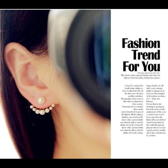 Double Sided Eight Pearl Gold Claw Pearl earring - Picture 2 of 4