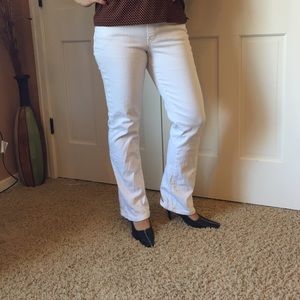 Jag, white jeans slip on with no buttons. Size 8.