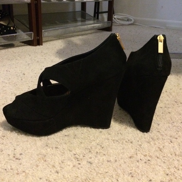Jessica Simpson black wedges. NEVER WORN - Picture 3 of 4