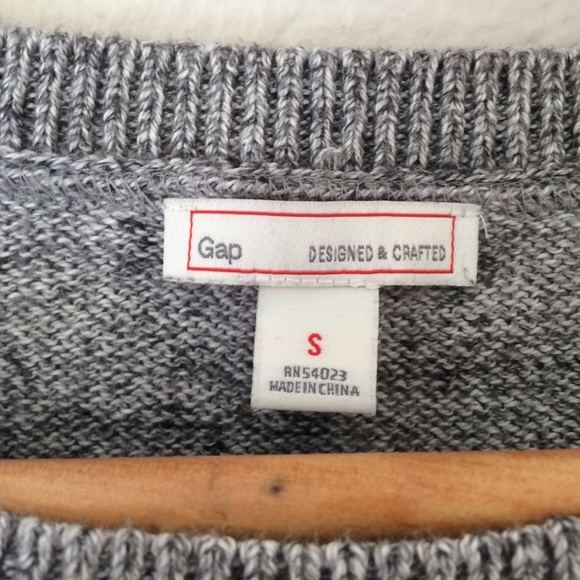 GAP Grey Sweater - Picture 3 of 4
