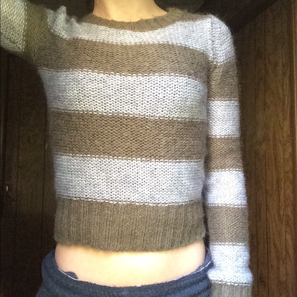 {AE Outfitters} Cropped sweater - Picture 3 of 4