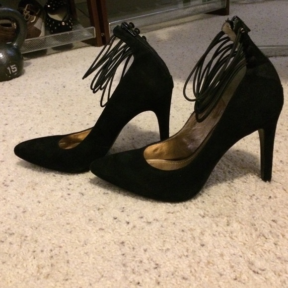 BCBG black high heels w/ zip up ankle strap - Picture 2 of 4