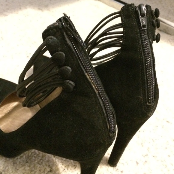 BCBG black high heels w/ zip up ankle strap - Picture 3 of 4