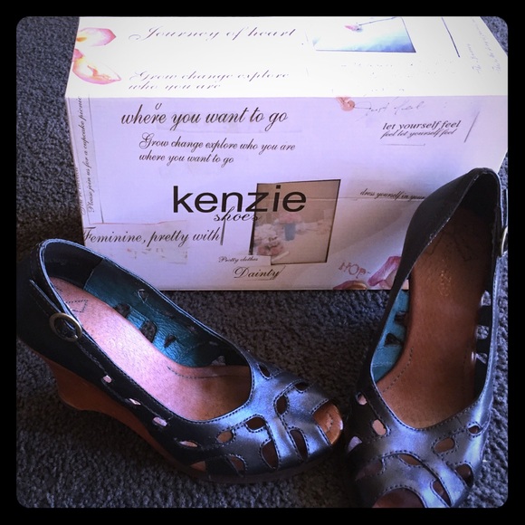 Wedge shoes
