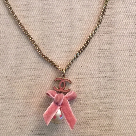 β¨HPβ¨Authentic Chanel necklace π - Picture 2 of 4