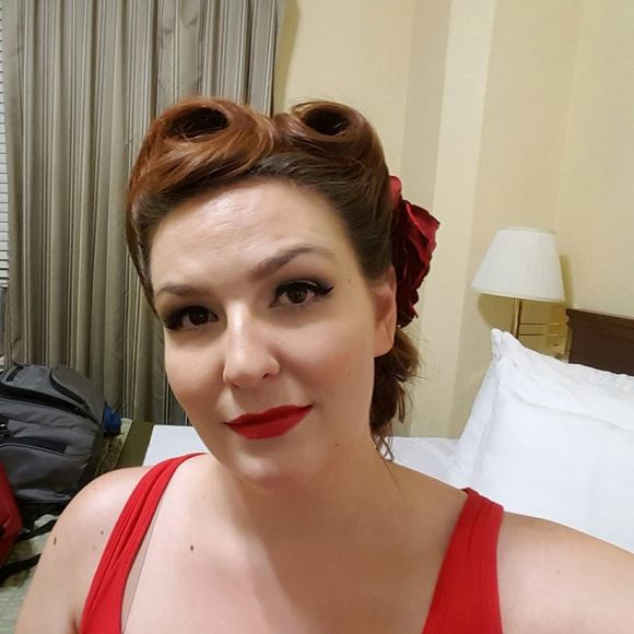 Meet your Posher, Amber - Picture 1 of 1