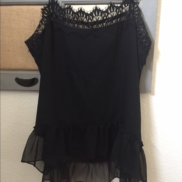Sold*******Spaghetti strap shear lace tank