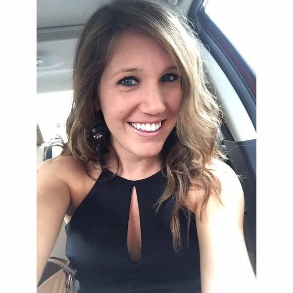 Meet your Posher, Kimberly - Picture 1 of 1