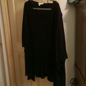 Flowy super soft black tunic medium