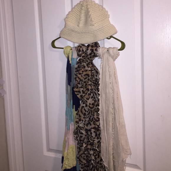 Bundle of scarves and a winter hat!