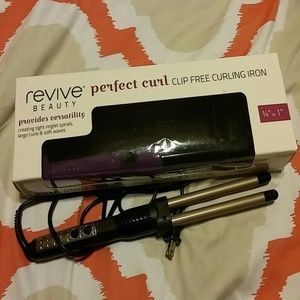 Bundle @80blueyesClip free iron and 2 prong iron