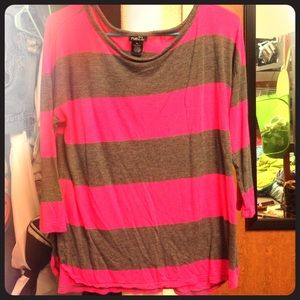 Off the shoulders comfy T-shirt