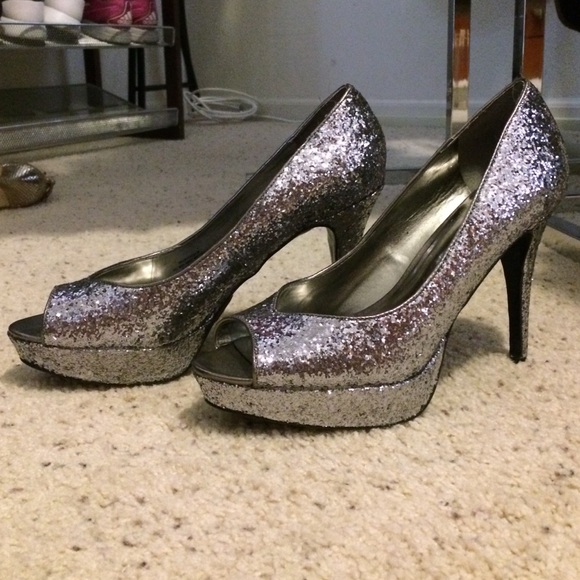 Guess silvery sparkly heels. NEVER WORN - Picture 2 of 3
