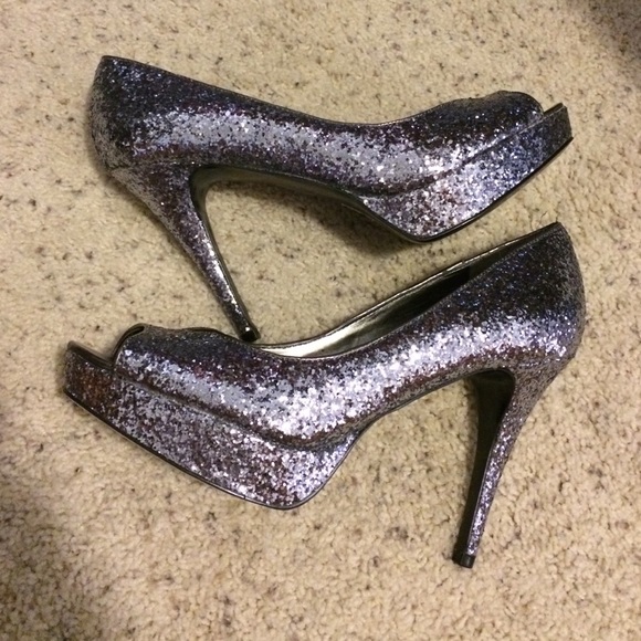 Guess silvery sparkly heels. NEVER WORN - Picture 3 of 3