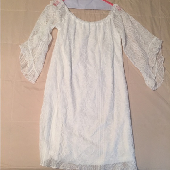 White lace long sleeve dress