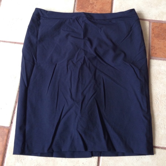 Great shape. Navy pencil skirt. LOFT