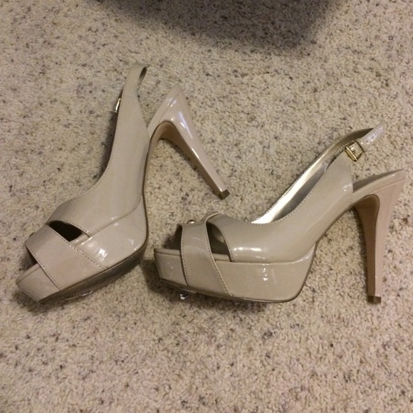 G by Guess beige high heels. WORN ONCE - Picture 3 of 4