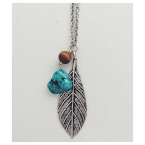 boho necklace.