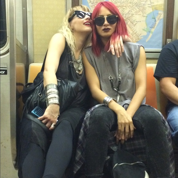 Meet your Posher, Eva Kosmos - Picture 3 of 4