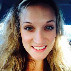 Meet your Posher, Whitney