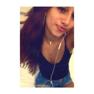 Meet your Posher, Glory