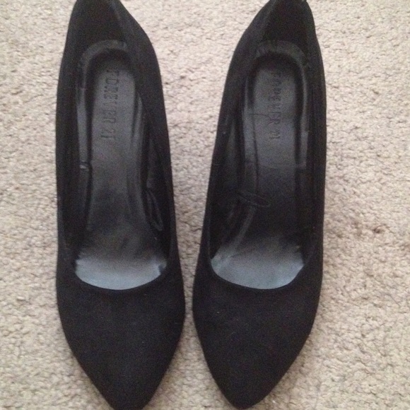 Black wedges