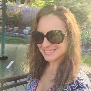 Meet your Posher, Marisa