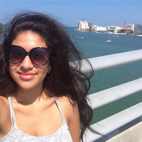 Meet your Posher, Franchesca