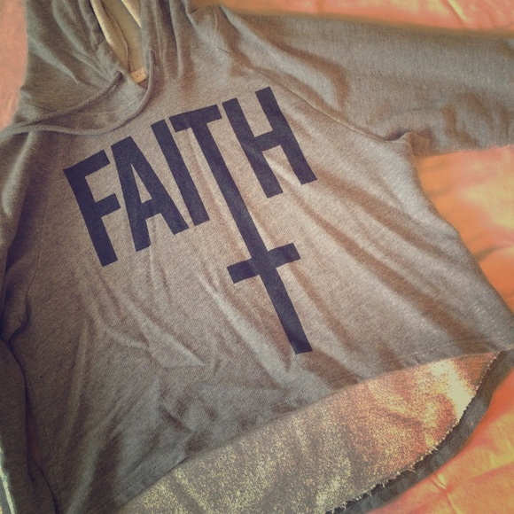 GRAY FOREVER 21 CROP HOODIE