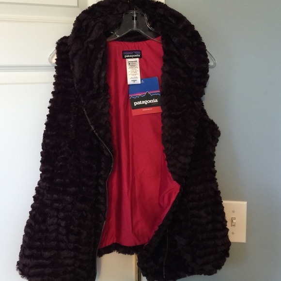 Patagonia Jackets & Blazers - Brand new Patagonia Pelage vest.