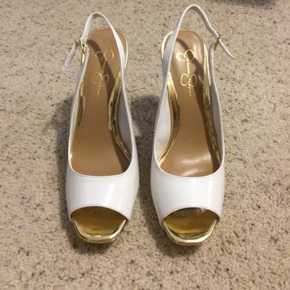 Jessica Simpson white, tan, gold heels. NEVER WORN - Picture 2 of 4