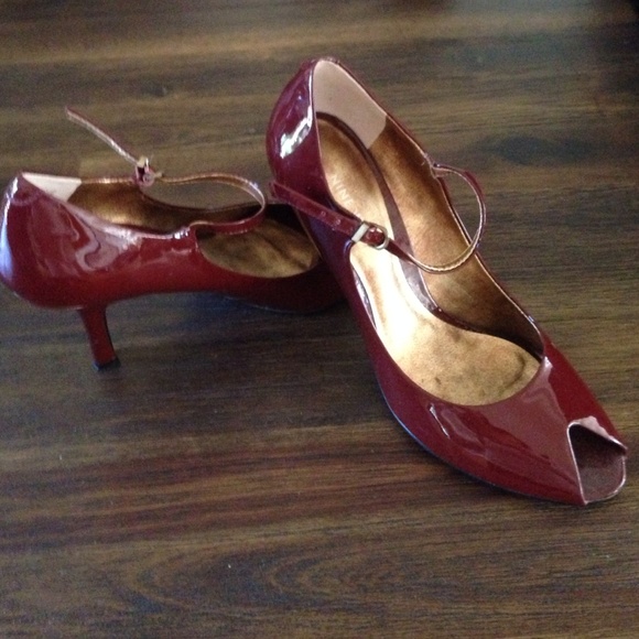 Wine patent leather heels