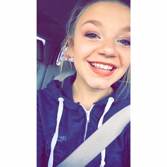 Meet your Posher, Lily - Picture 1 of 1