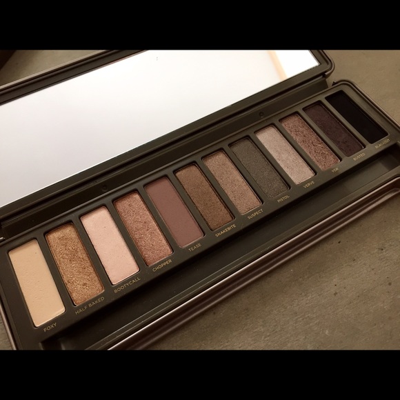 Urban Decay Naked 2 - Picture 3 of 3