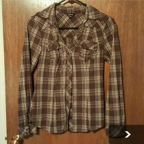 Guess button down