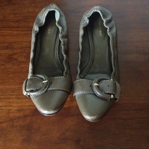 Ballet flats