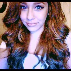 Meet your Posher, Yesenia