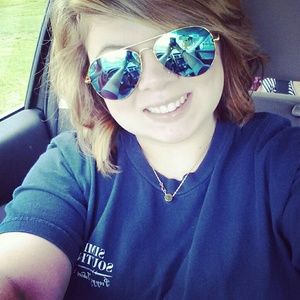 Meet your Posher, Savannah