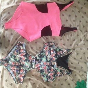 2 bodysuits