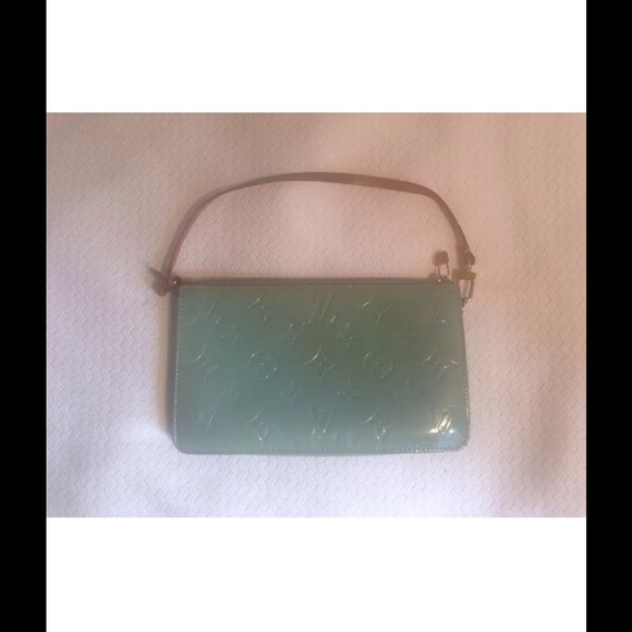 ❌ LOUIS VUITTON TURQUOISE VERNIS PATENT POUCHETTE - Picture 2 of 4