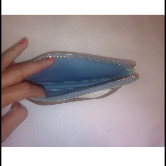 ❌ LOUIS VUITTON TURQUOISE VERNIS PATENT POUCHETTE - Picture 4 of 4