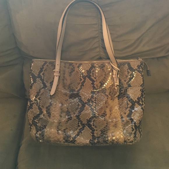 Michael kors tote