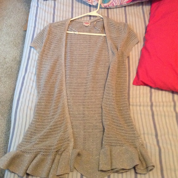 A sweater that is gray and long - Picture 1 of 1