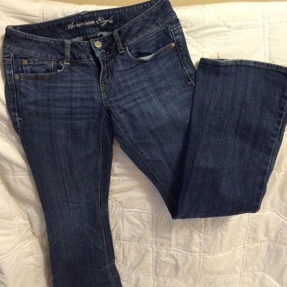 AE Artist Jean size 2 short