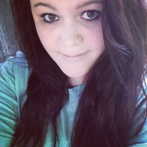 Meet your Posher, Lauren