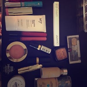 Makeup bundle