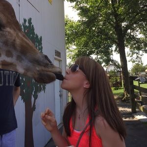 Meet your Posher, Danielle